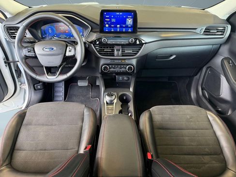 Certified 2022 Ford Escape SEL w/ SEL Stealth AWD Package image 17
