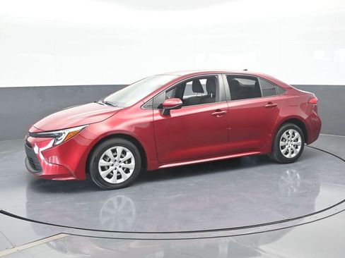 Used 2023 Toyota Corolla Hybrid Sedan image 2