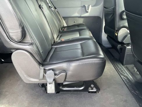 Used 2018 Ford Transit 350 XLT image 14