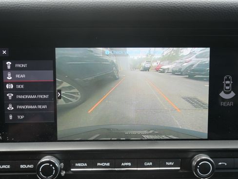 Used 2021 Porsche Macan AWD/4WD image 26