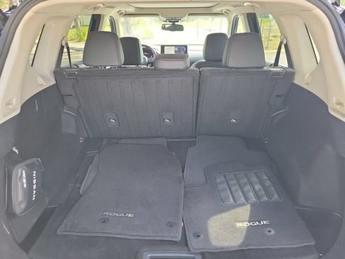 Used 2024 Nissan Rogue SL w/ SL Premium Package FWD image 10