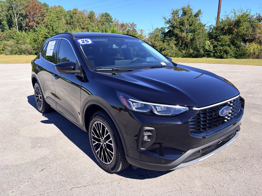 Certified 2025 Ford Escape SE w/ PHEV Premium Package FWD image 1