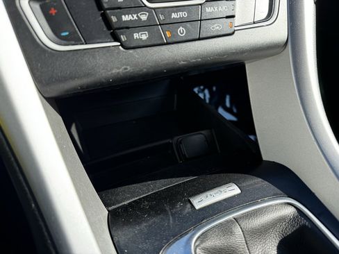 Used 2016 Ford Fusion SE image 11