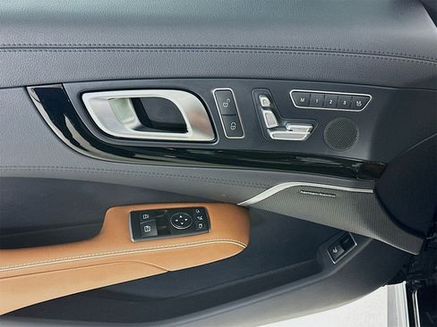 Used 2017 Mercedes-Benz SL 550 image 19