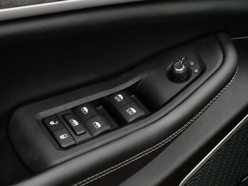Used 2023 Jeep Grand Cherokee 4WD 4xe image 19