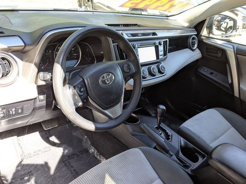 Used 2014 Toyota RAV4 LE AWD/4WD image 14