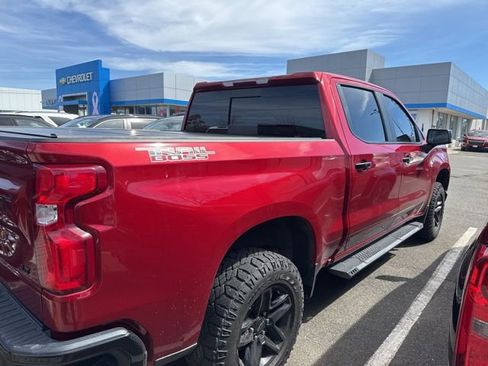 Used 2021 Chevrolet Silverado 1500 LT Trail Boss w/ Convenience Package II image 4
