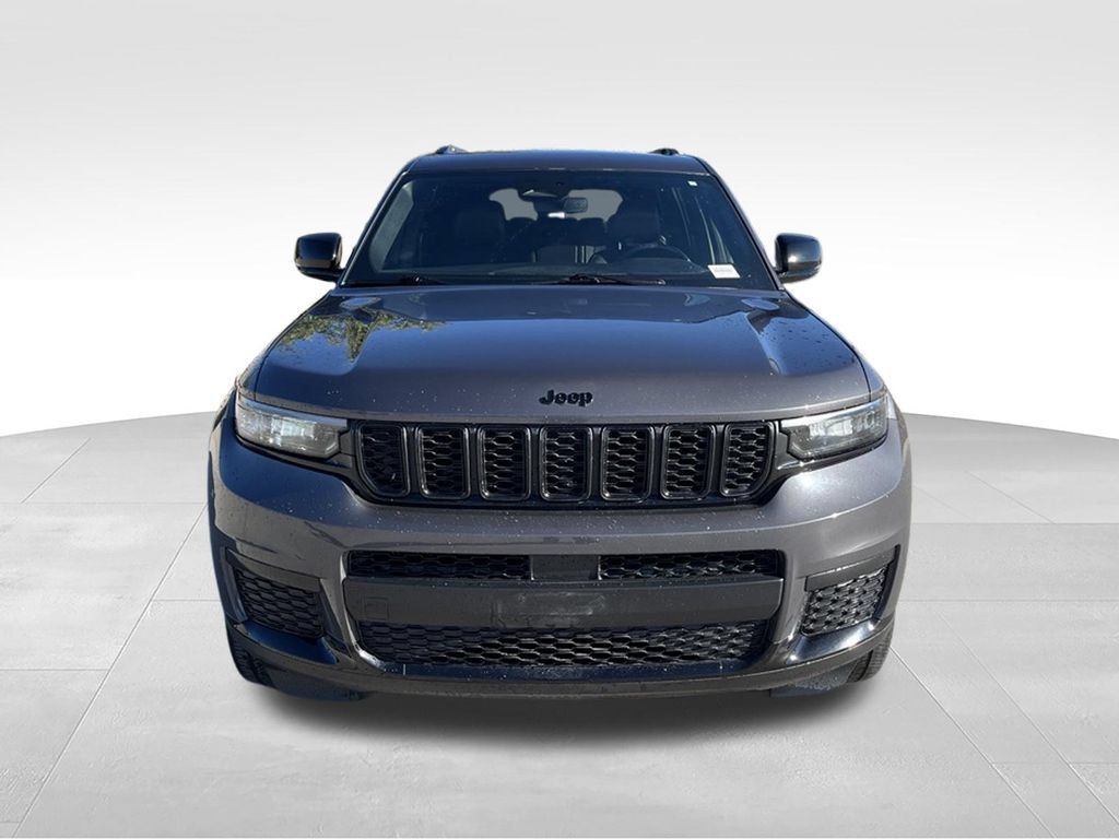 Used 2023 Jeep Grand Cherokee L Laredo RWD image 3