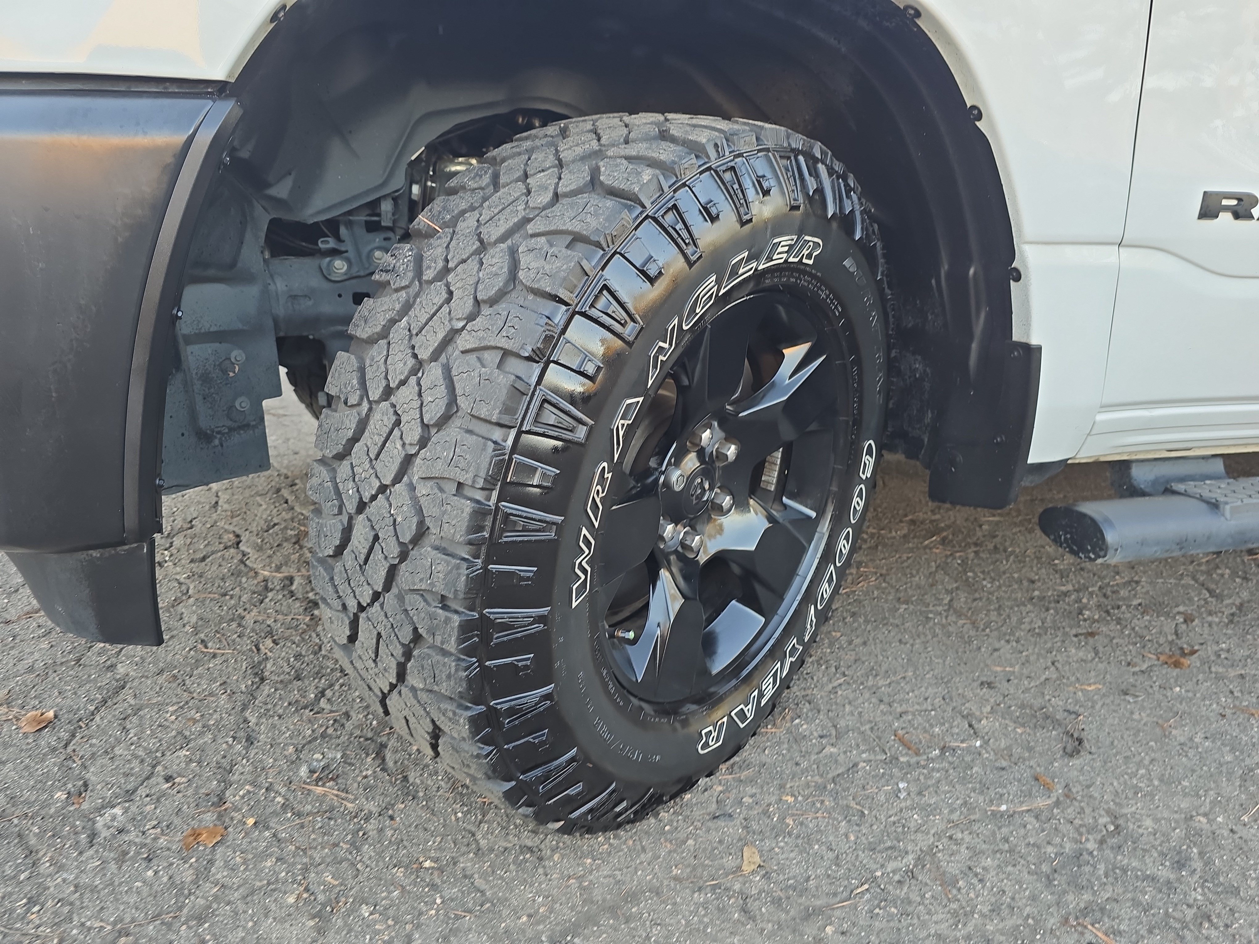 Used 2025 RAM 1500 Warlock AWD/4WD image 31