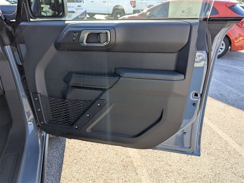 New 2025 Ford Bronco Badlands image 32