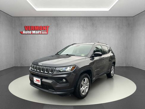 Used 2022 Jeep Compass Latitude image 3
