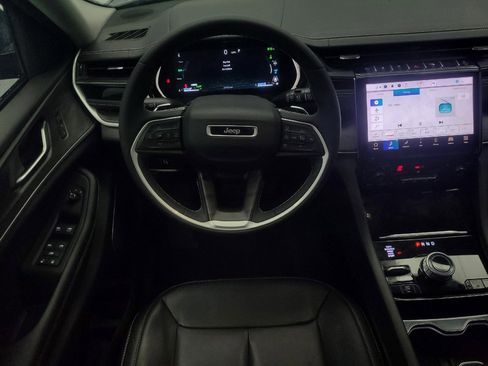 Used 2022 Jeep Grand Cherokee Limited 4xe image 22