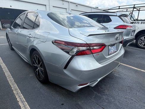 Used 2024 Toyota Camry SE FWD image 5