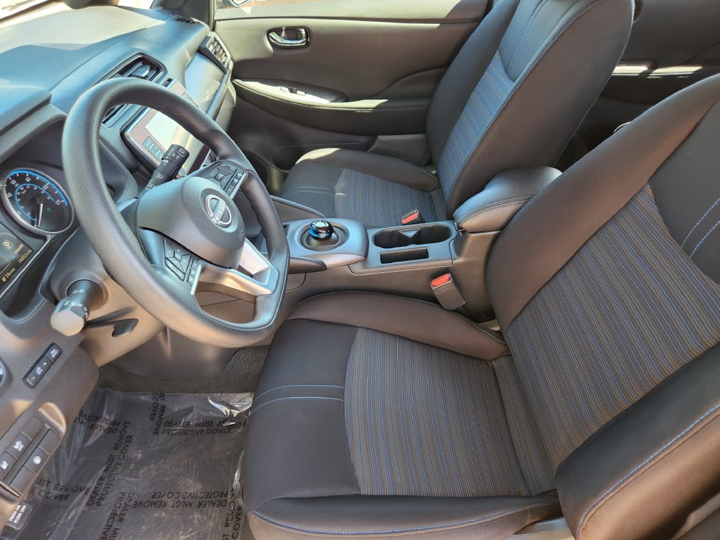 Used 2025 Nissan Leaf S FWD image 4