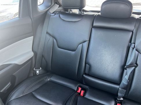 Used 2025 Jeep Compass Limited image 41