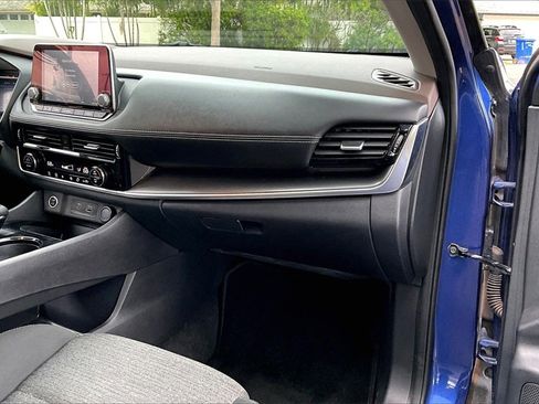 Used 2021 Nissan Rogue SV image 16