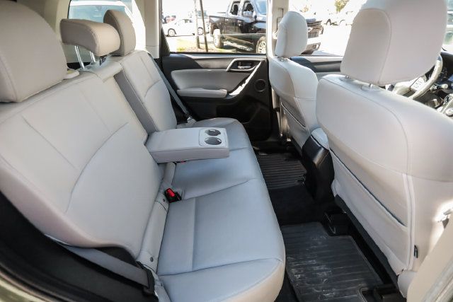 Used 2015 Subaru Forester 2.5i Touring w/ Eyesight & Navigation System AWD/4WD image 43