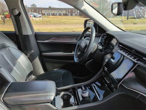 Used 2021 Jeep Grand Cherokee L Limited image 10