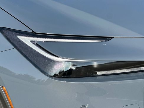 New 2026 Toyota Prius Plug-In Hybrid FWD image 30