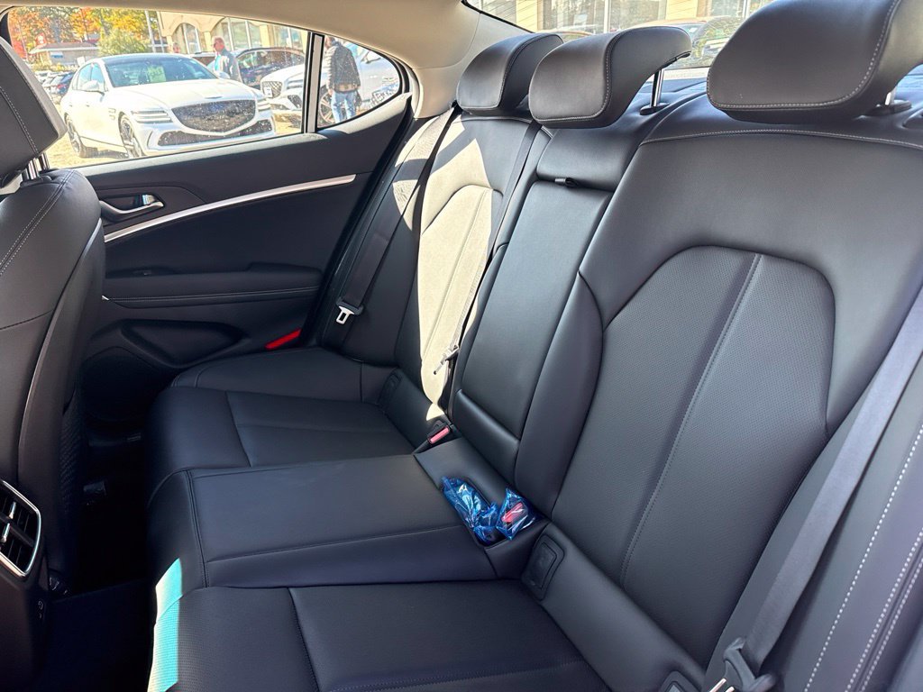 New 2027 Genesis G70 2.5T AWD/4WD image 16