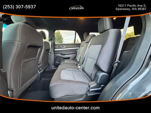 Used 2017 Ford Explorer XLT image 9