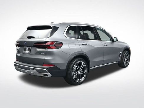 New 2026 BMW X5 xDrive50e w/ Premium Package image 4