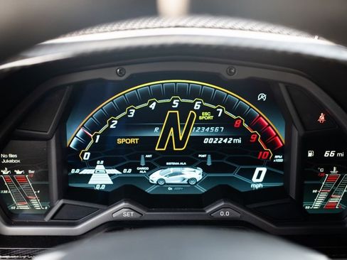 Used 2021 Lamborghini Aventador SVJ image 31