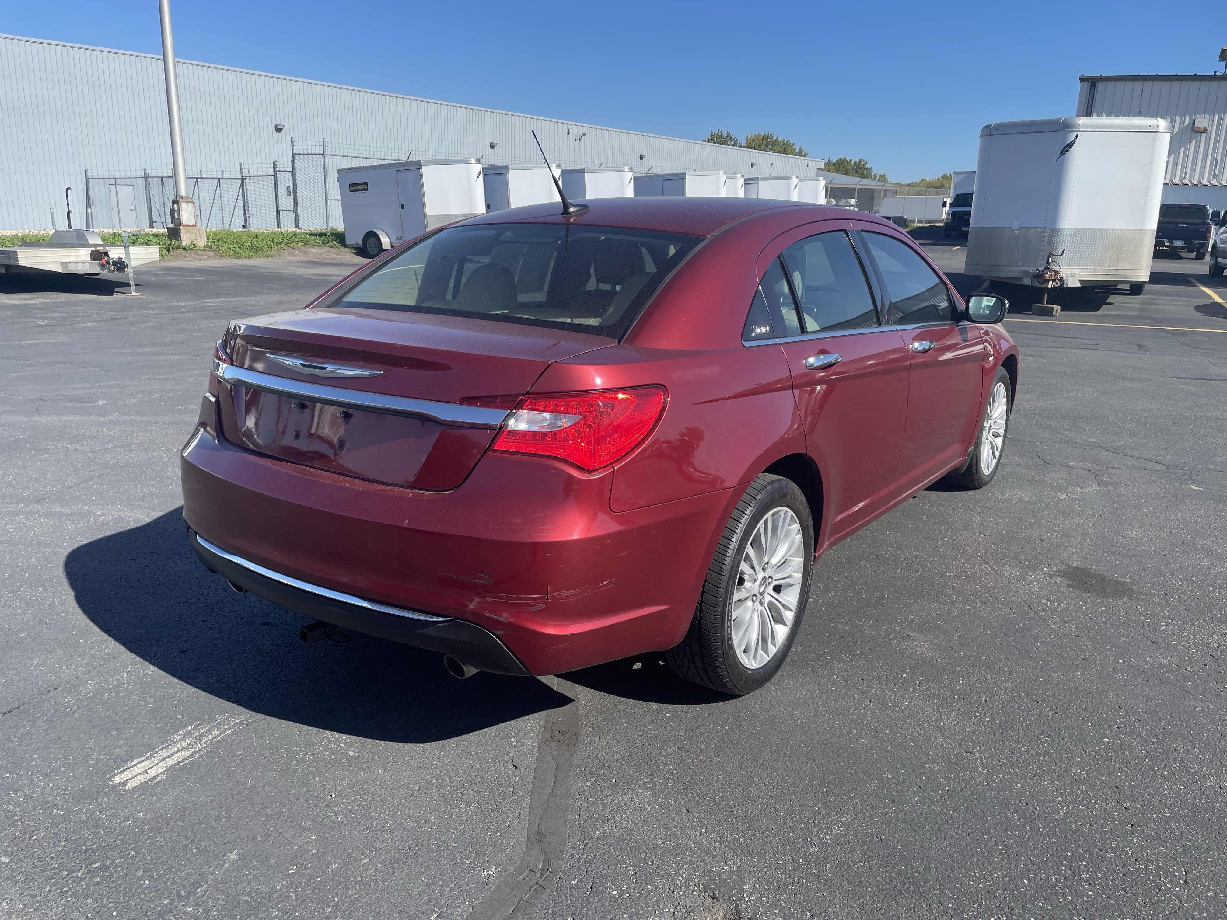 Used 2011 Chrysler 200 Limited FWD image 9