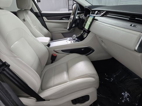 Used 2023 Jaguar F-PACE S image 3