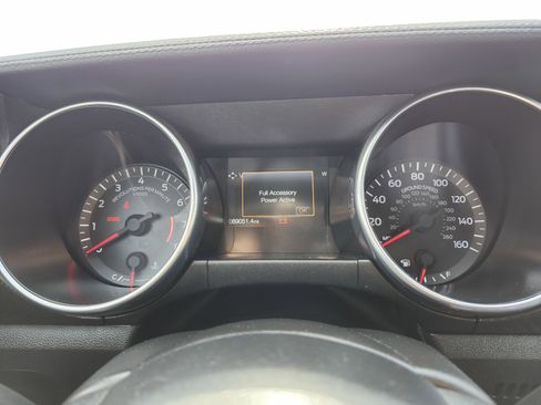 Used 2020 Ford Mustang Coupe RWD image 25