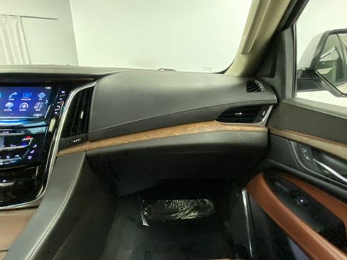 Used 2017 Cadillac Escalade Luxury w/ LPO, Radiant Package AWD/4WD image 24