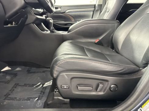 Used 2018 Toyota Highlander Limited AWD/4WD image 20