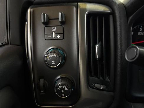 Used 2018 Chevrolet Silverado 1500 LT w/ True North Edition AWD/4WD image 35
