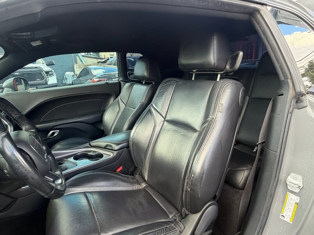 Used 2018 Dodge Challenger SXT Plus RWD image 9