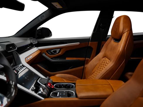 Used 2019 Lamborghini Urus AWD/4WD image 55