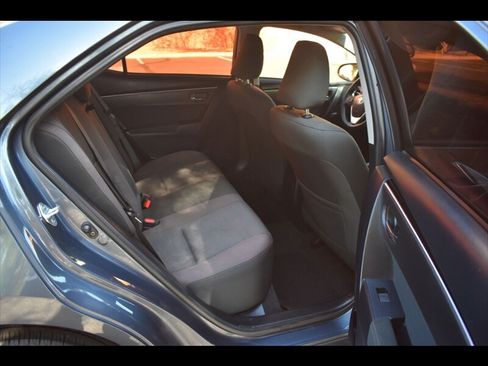 Used 2017 Toyota Corolla LE w/ Carpet Mat Package (TMS) FWD image 25