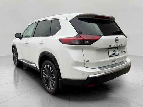 Used 2025 Nissan Rogue Platinum image 10