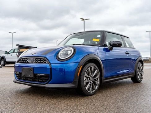 Used 2025 MINI Cooper 2-Door Hardtop FWD image 3
