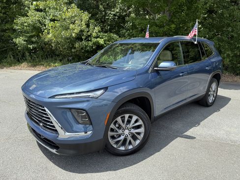 New 2025 Buick Enclave Preferred w/ Power Package image 9