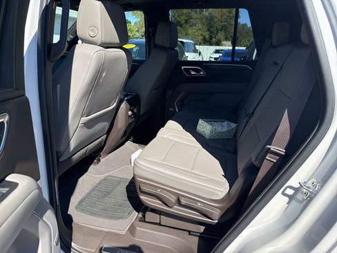 Used 2021 GMC Yukon SLT w/ SLT Luxury Plus Package image 15