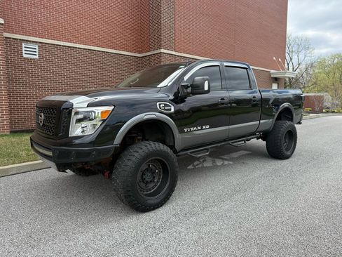 Used 2017 Nissan Titan PRO-4X image 5