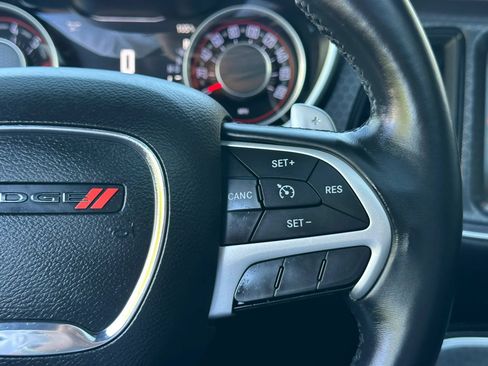 Used 2015 Dodge Challenger R/T Scat Pack w/ Scat Pack Appearance Package RWD image 31