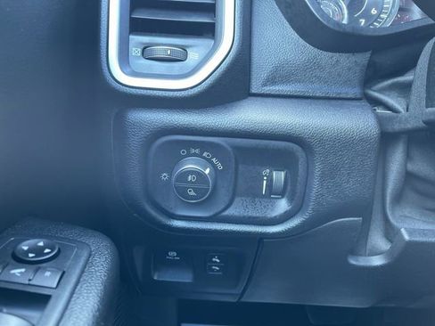 Used 2020 RAM 1500 Big Horn image 18