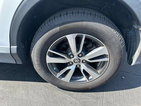 Used 2016 Toyota RAV4 XLE FWD image 4