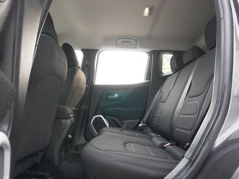 Used 2018 Jeep Renegade Latitude image 29