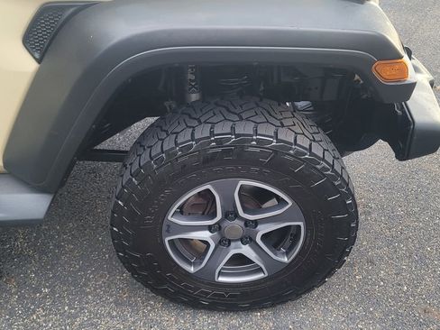 Used 2020 Jeep Gladiator Sport w/ Quick Order Package 24S image 14