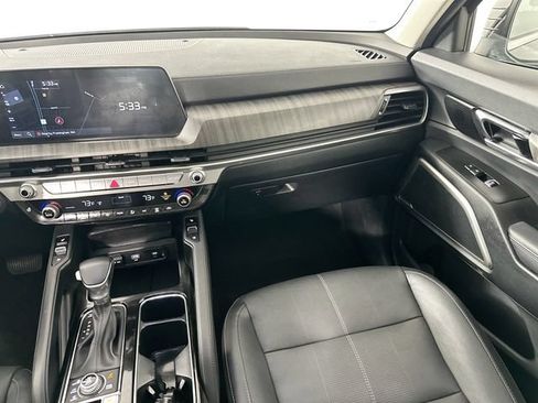 Used 2023 Kia Telluride EX w/ EX Captain's Chair Package AWD/4WD image 28