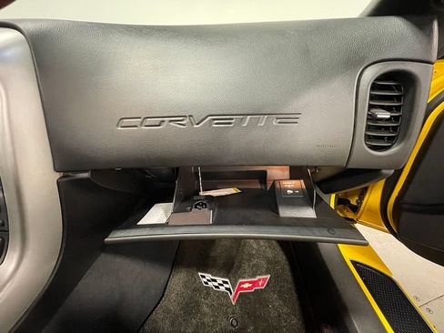 Used 2005 Chevrolet Corvette Coupe w/ Preferred Equipment Group RWD image 29