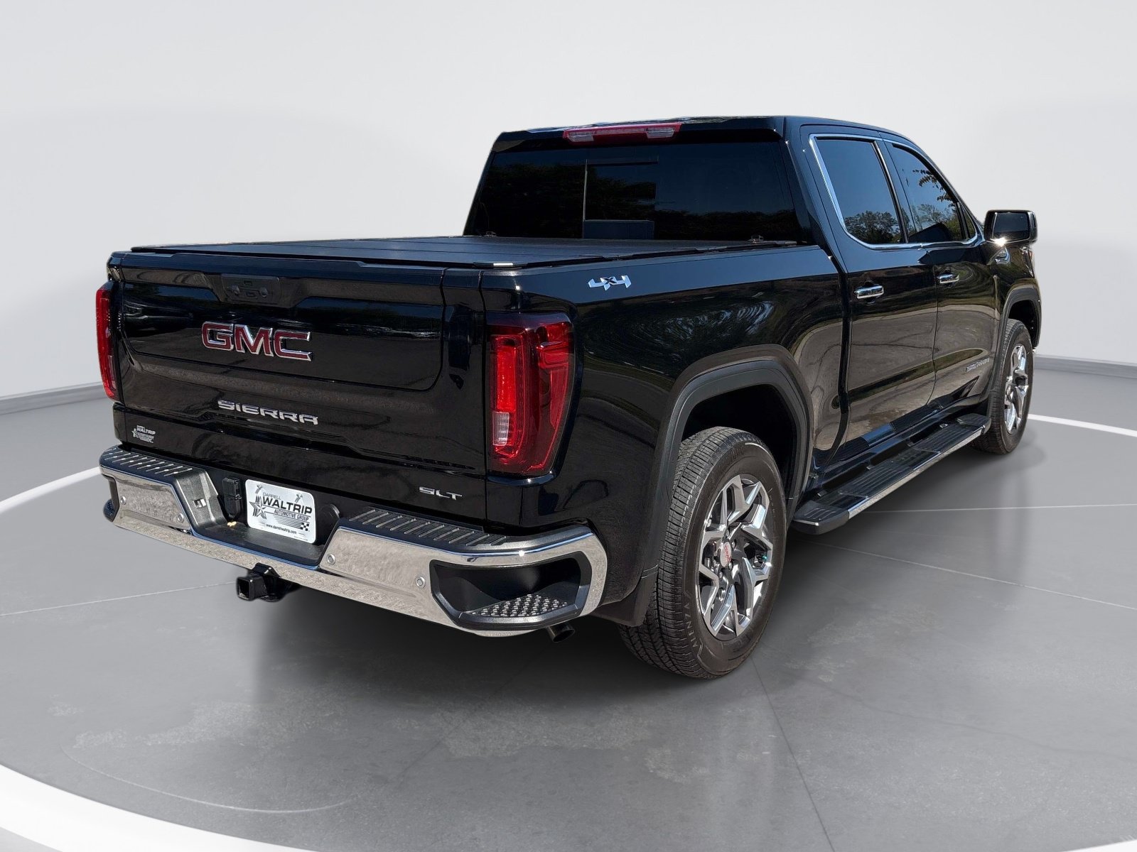 Used 2025 GMC Sierra 1500 SLT w/ SLT Premium Package AWD/4WD image 8