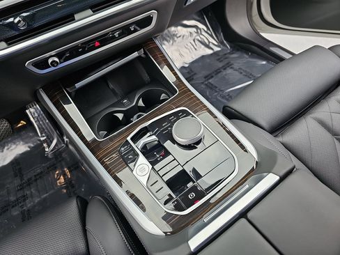Used 2025 BMW X5 sDrive40i w/ Premium Package image 25